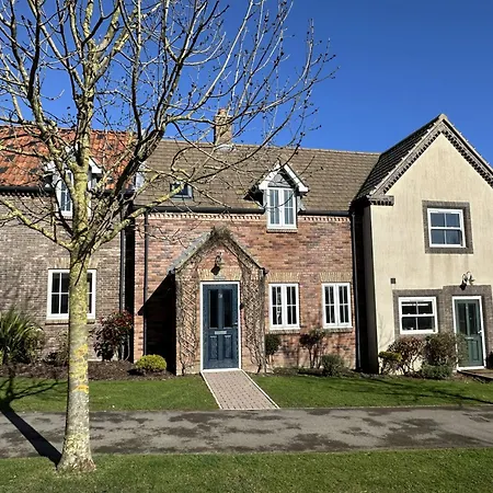 Willow - Part Of The The Bay Filey Village With Pool, Gym And Direct Access, Pub, Restaurant, Tennis And Meadows Walks