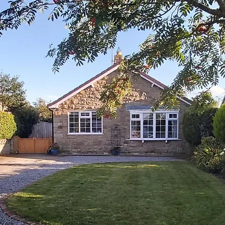 Willow Cottage 4 Bed, Cosy Stopover, Dogs Welcome Thornton-le-Beans