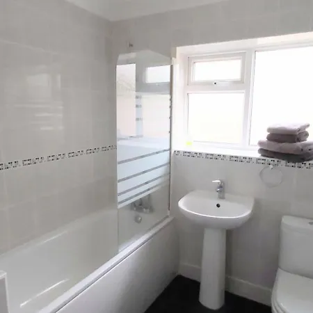 Willow Cottage 4 Bed, Cosy Stopover, Dogs Welcome Holiday home