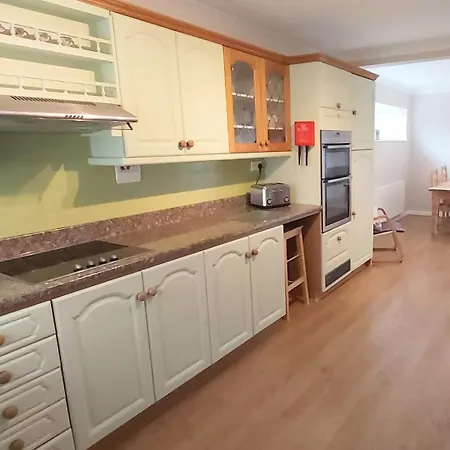 Willow Cottage 4 Bed, Cosy Stopover, Dogs Welcome Thornton-le-Beans