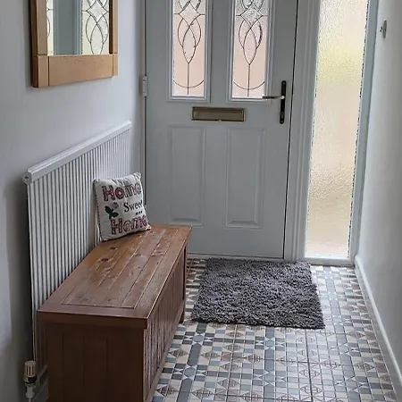 Willow Cottage 4 Bed, Cosy Stopover, Dogs Welcome Holiday home Thornton-le-Beans