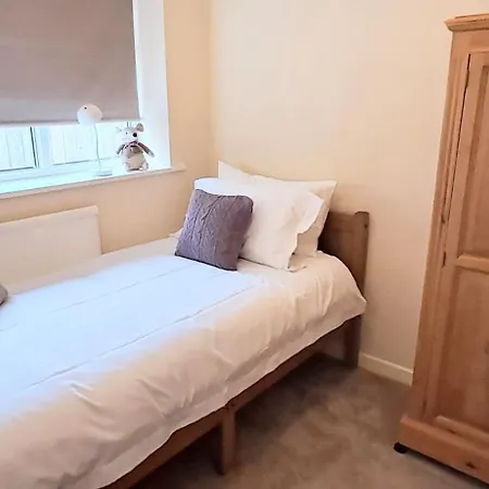 Willow Cottage 4 Bed, Cosy Stopover, Dogs Welcome Holiday home Thornton-le-Beans