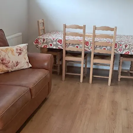 Willow Cottage 4 Bed, Cosy Stopover, Dogs Welcome * Thornton-le-Beans