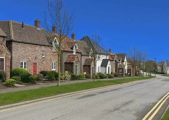 Willow - Part Of The The Bay Filey Village With Pool, Gym And Direct Access, Pub, Restaurant, Tennis And Meadows Walks * Reighton