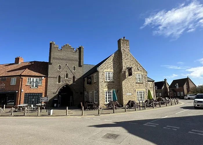 Willow - Part Of The The Bay Filey Village With Pool, Gym And Direct Access, Pub, Restaurant, Tennis And Meadows Walks * Reighton