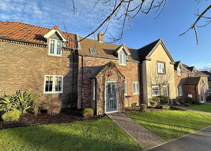 Willow - Part Of The The Bay Filey Village With Pool, Gym And Direct Access, Pub, Restaurant, Tennis And Meadows Walks * Reighton