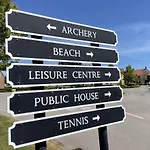 Willow - Part Of The The Bay Filey Village With Pool, Gym And Direct Access, Pub, Restaurant, Tennis And Meadows Walks Reighton