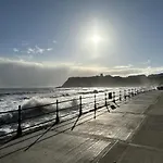Willow - Part Of The The Bay Filey Village With Pool, Gym And Direct Access, Pub, Restaurant, Tennis And Meadows Walks Holiday home