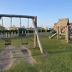 Willow - Part Of The The Bay Filey Village With Pool, Gym And Direct Access, Pub, Restaurant, Tennis And Meadows Walks Holiday home Reighton