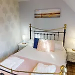 Willow - Part Of The The Bay Filey Village With Pool, Gym And Direct Access, Pub, Restaurant, Tennis And Meadows Walks Holiday home