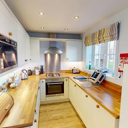 Willow - Part Of The The Bay Filey Village With Pool, Gym And Direct Access, Pub, Restaurant, Tennis And Meadows Walks Hébergement de vacances Reighton